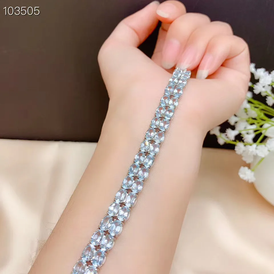 New natural Topaz bracelet, simple and fresh, special benefits, 925 sterling silver is not sensitive and colourless
New natural Topaz bracelet, simple and fresh, special benefits, 925 sterling silver is not sensitive and colourless