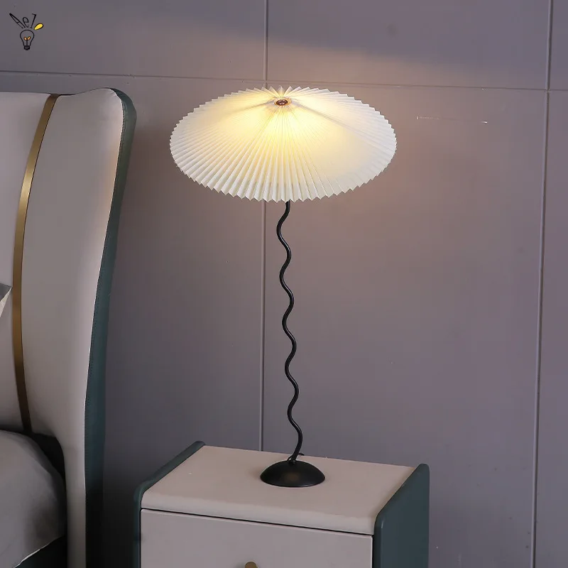 Vintage Folds Table Lamp Creative Cute Korean Pleated Desk Lamp Bed Room Decor Indoor Lighting Lamps for Living Room Floor Light
Vintage Folds Table Lamp Creative Cute Korean Pleated Desk Lamp Bed Room Decor Indoor Lighting Lamps for Living Room Floor Light