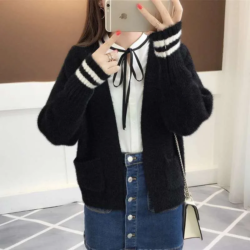 2023 Women Cardigans Sweater Tops Casual Sweater Jacket Chic Tops Korean Fashion Winter Sweater Cardigans Jersey S-XL
2023 Women Cardigans Sweater Tops Casual Sweater Jacket Chic Tops Korean Fashion Winter Sweater Cardigans Jersey S-XL