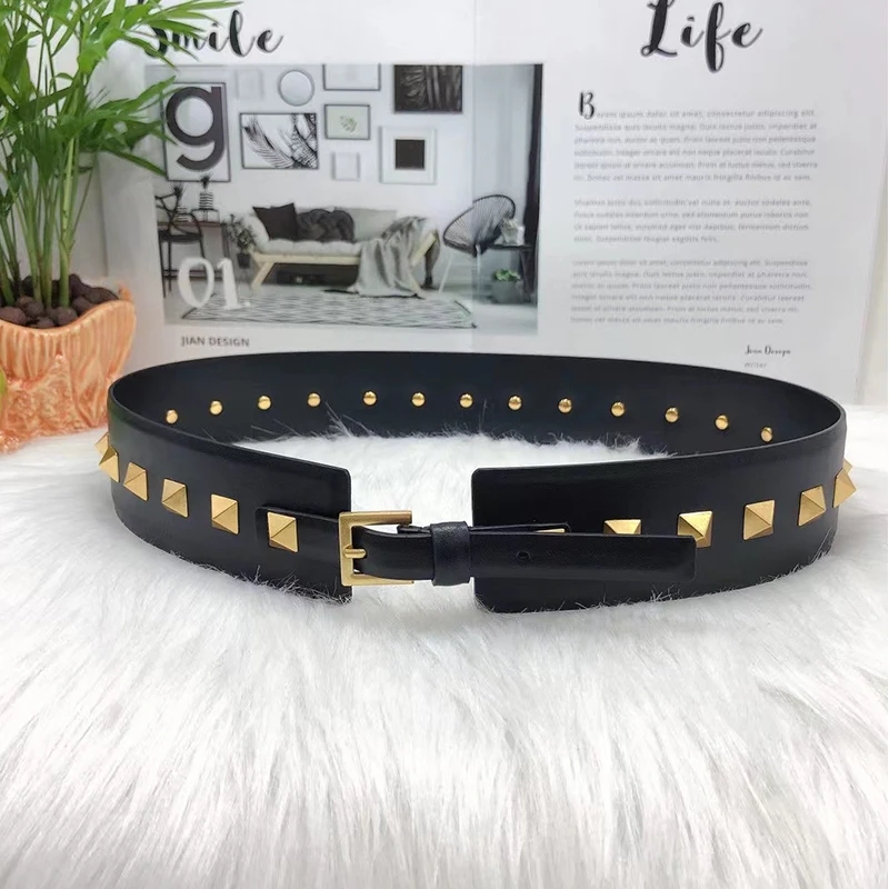 Belt women's leather rivet decorative dress coat belt belt designer fashion show repair waist seal abdominal belt
Belt women's leather rivet decorative dress coat belt belt designer fashion show repair waist seal abdominal belt