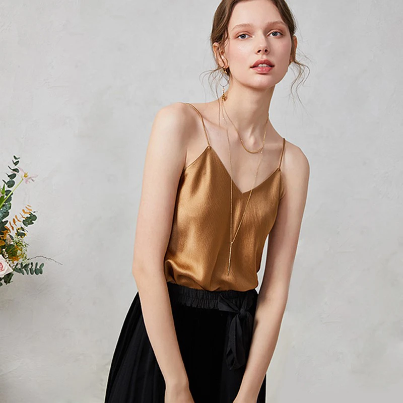 100% Silk Tank Top Women High Quality Fabric Shoulder Strap V Neck Slim Solid 2 Colors Casual Basic Clothing Fashion
100% Silk Tank Top Women High Quality Fabric Shoulder Strap V Neck Slim Solid 2 Colors Casual Basic Clothing Fashion