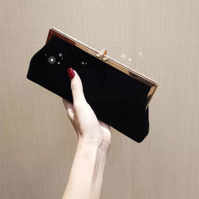 Women Retro Black Velvet Evening Clutch Bag Glitter Rhinestone Buckle Banquet Party Ladies Handbag Wedding Cocktail Purse
Women Retro Black Velvet Evening Clutch Bag Glitter Rhinestone Buckle Banquet Party Ladies Handbag Wedding Cocktail Purse