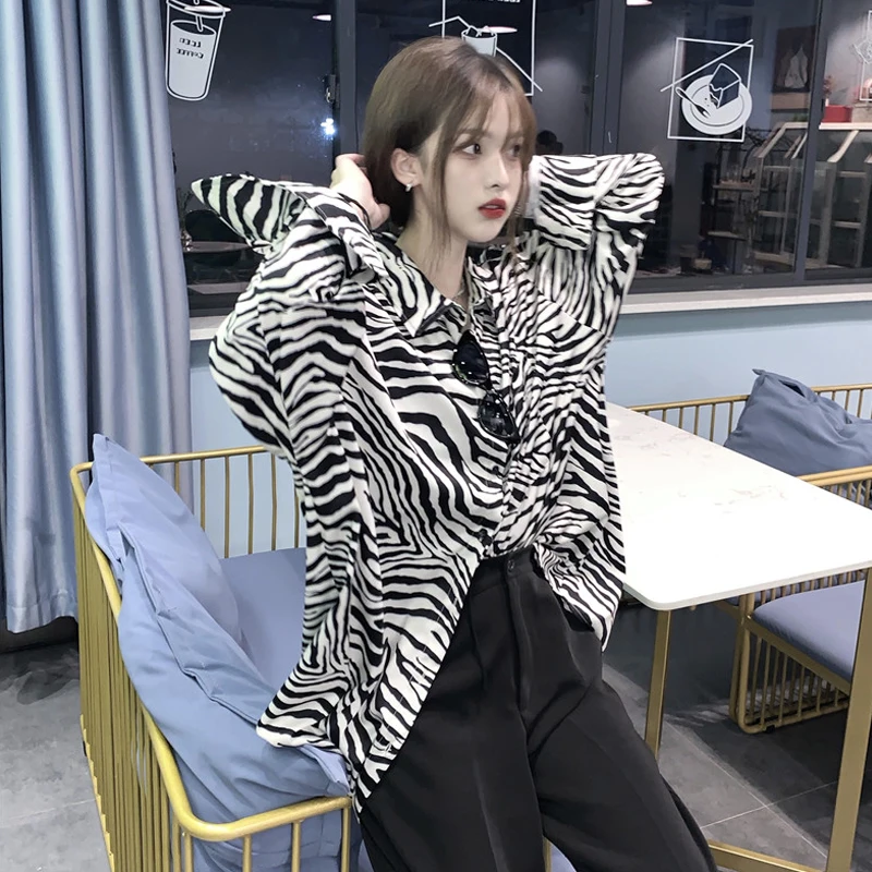 Shirts Women Long Sleeve Turn-down Collar Blouses Womens Zebra Striped Spring Clothes Elegant Loose Fashion Shirt for Ladies
Shirts Women Long Sleeve Turn-down Collar Blouses Womens Zebra Striped Spring Clothes Elegant Loose Fashion Shirt for Ladies