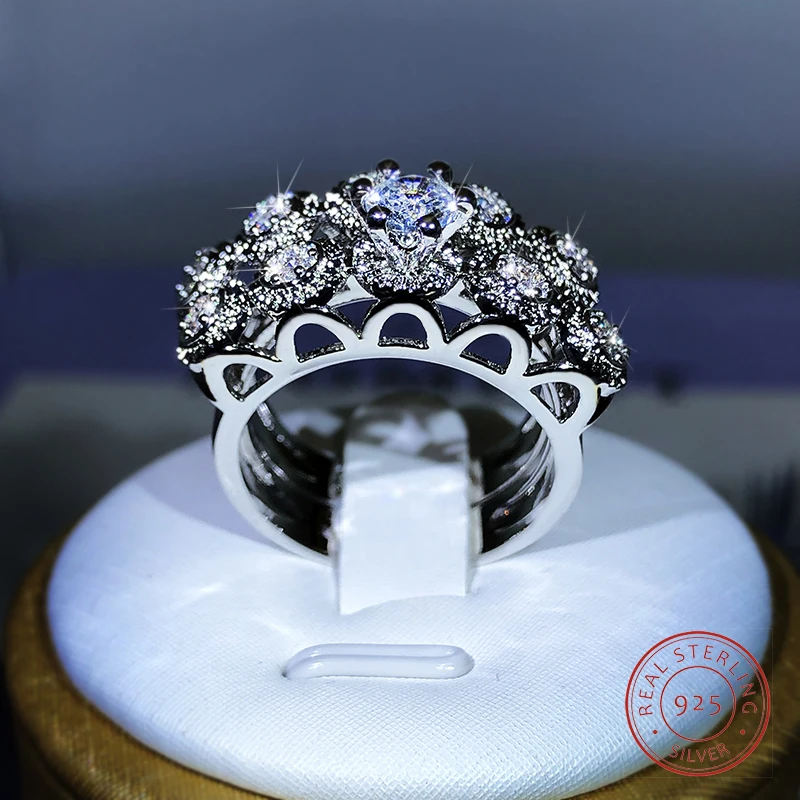925 Silver Luxury Six-Claw 5 Hole White Zircon Ring Set Fashion Ring For Ladies Party Reception Jewelry Gift
925 Silver Luxury Six-Claw 5 Hole White Zircon Ring Set Fashion Ring For Ladies Party Reception Jewelry Gift