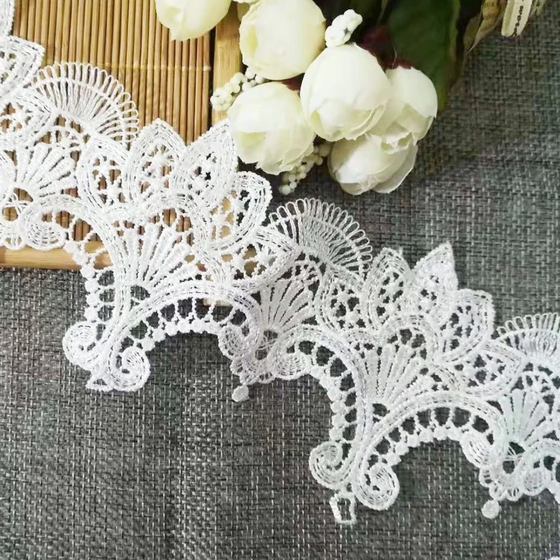 1Yards New Embroidery Lace Fabric Guipure Craft Lace Trim 8.5cm White Lace Ribbon Flowers Sewing Trimmings encajes dentelle PL20
1Yards New Embroidery Lace Fabric Guipure Craft Lace Trim 8.5cm White Lace Ribbon Flowers Sewing Trimmings encajes dentelle PL20