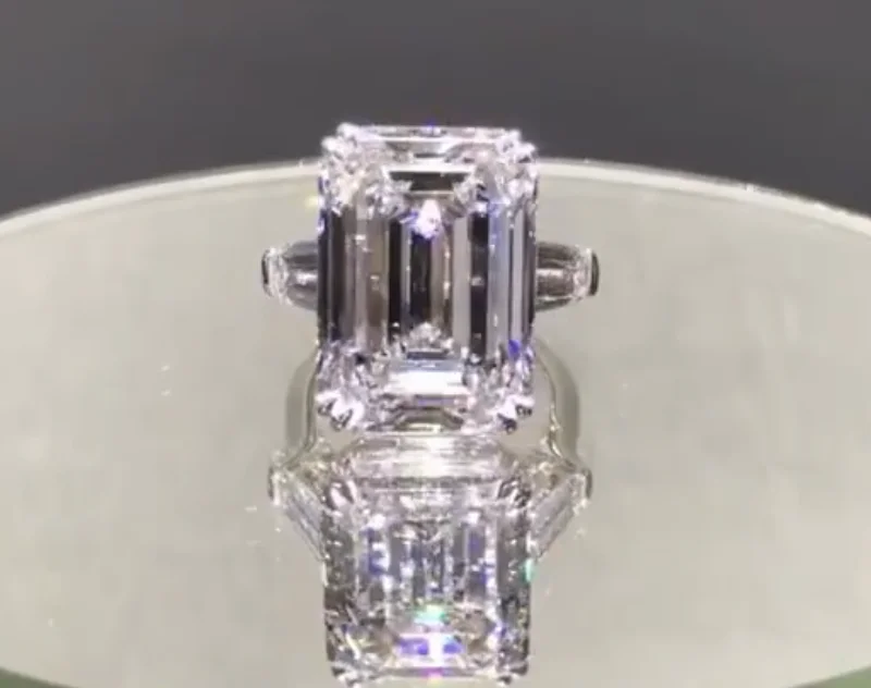 Eternal 925 Sterling silver 6ct Emerald cut Created Diamond Rings for Women ENGAGEMENT WEDDING Diamond Ring Fine Jewelry gift
Eternal 925 Sterling silver 6ct Emerald cut Created Diamond Rings for Women ENGAGEMENT WEDDING Diamond Ring Fine Jewelry gift