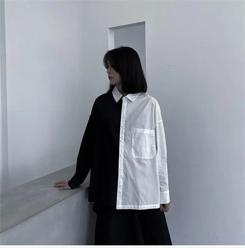 Fall ladies square collar solid color irregular black and white patchwork design feeling pocket loose long sleeve blouse
Fall ladies square collar solid color irregular black and white patchwork design feeling pocket loose long sleeve blouse