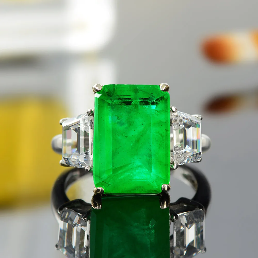 Rings For Women Vintage Artificial Emerald Gemstone Ring Temperament Classic Fine Jewelry Accessories for Females
Rings For Women Vintage Artificial Emerald Gemstone Ring Temperament Classic Fine Jewelry Accessories for Females