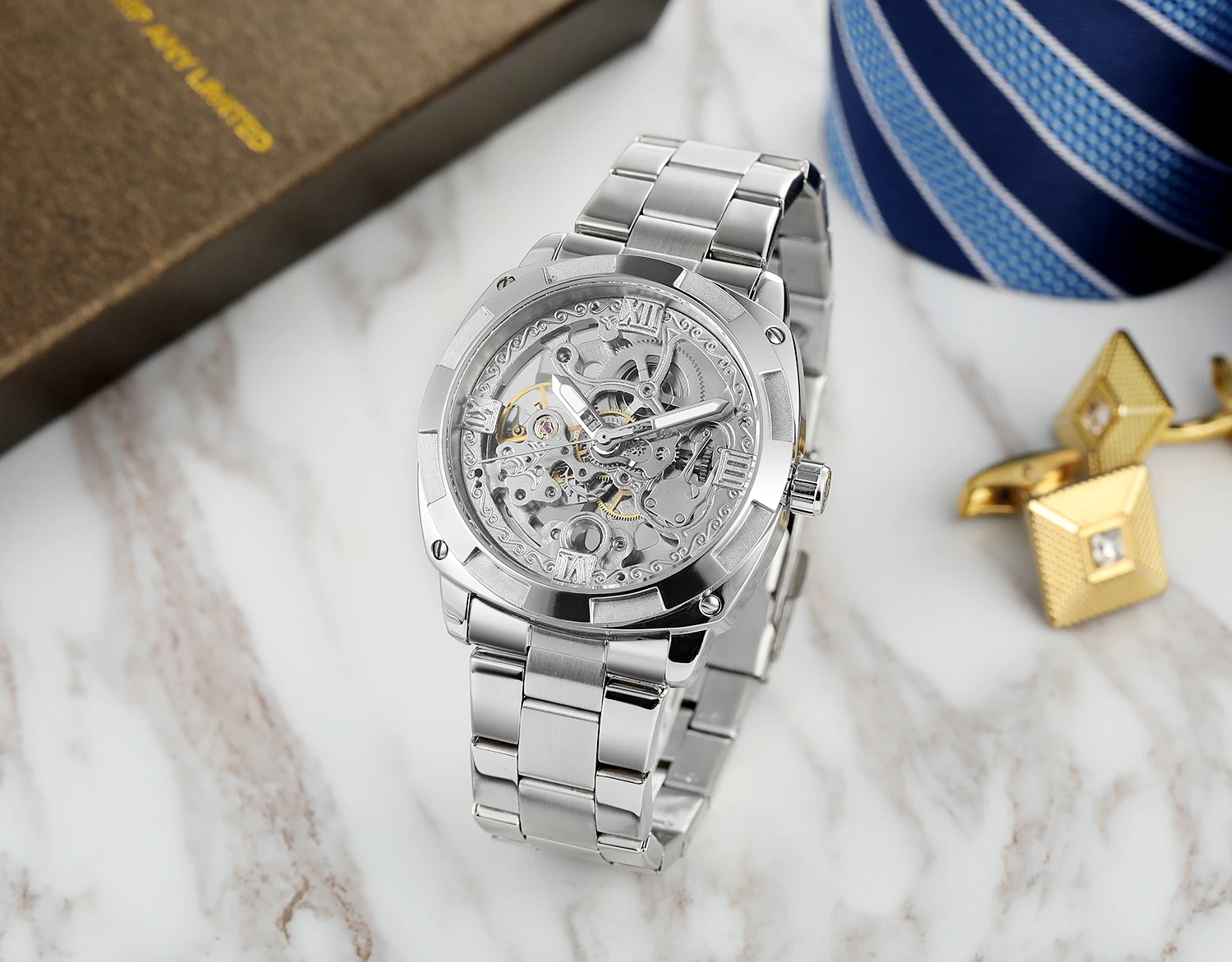 FORSINING Men's mechanical Watch Simple leisure style hollow mechanical watch Steel band watch Silver fang-shaped watch
FORSINING Men's mechanical Watch Simple leisure style hollow mechanical watch Steel band watch Silver fang-shaped watch
