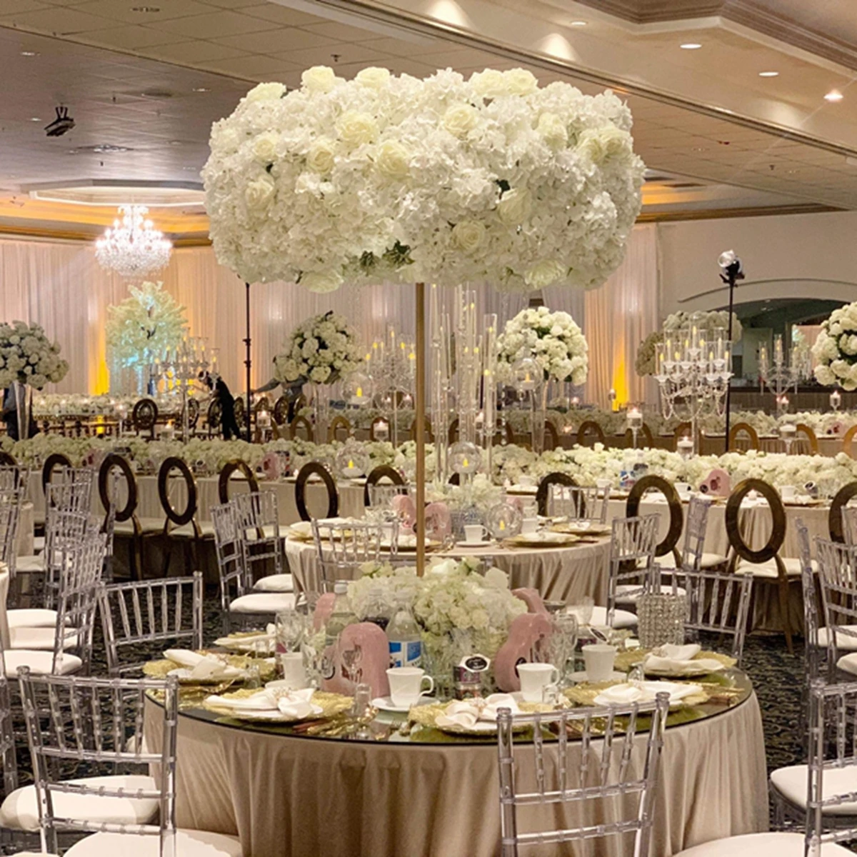 10pcs)Round gold metal flower stand wedding high table floral centerpiece decoration AB0485
10pcs)Round gold metal flower stand wedding high table floral centerpiece decoration AB0485