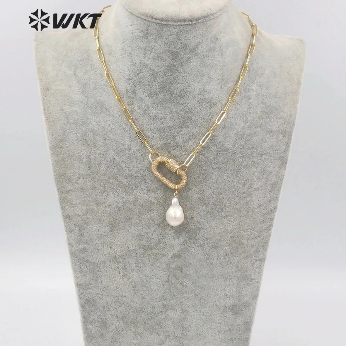 Оптовая продажа: Модное роскошное ожерелье из натурального пресноводного жемчуга барокко с золотым микропаве и фианитами для женщин на каждый день (WT-JN152)
Оптовая продажа: Модное роскошное ожерелье из натурального пресноводного жемчуга барокко с золотым микропаве и фианитами для женщин на каждый день (WT-JN152)