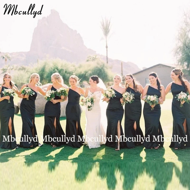 New Black Satin Long Bridesmaid Dresses Simple Wedding Party Gowns Slit Women Maid Of Honor Dress Plus Size
New Black Satin Long Bridesmaid Dresses Simple Wedding Party Gowns Slit Women Maid Of Honor Dress Plus Size