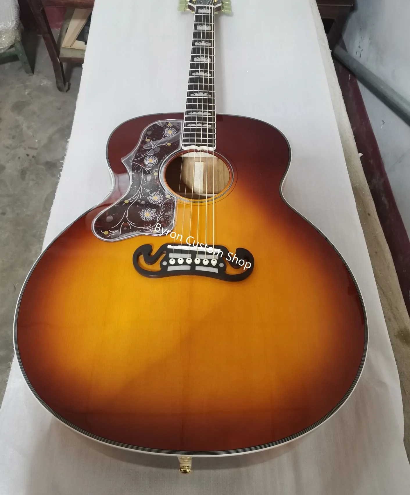 free shipping AAA flame maple jumbo body guitar 43 inches left handed guitar lefty 200 tobacco burst coustic electric guitar
free shipping AAA flame maple jumbo body guitar 43 inches left handed guitar lefty 200 tobacco burst coustic electric guitar