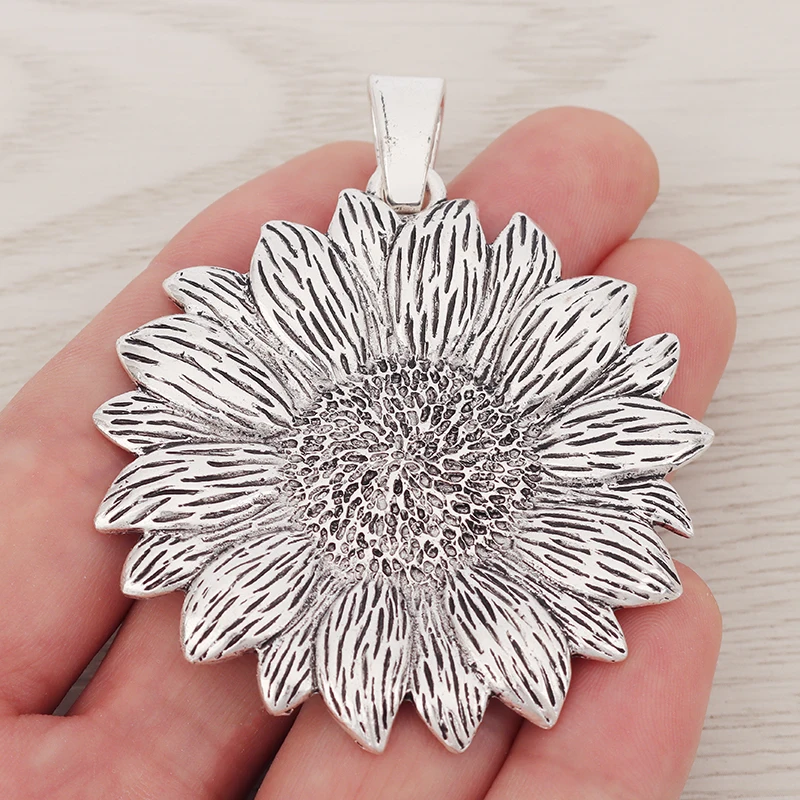 3 x Tibetan Silver Large Retro Sunflower Carved Charms Pendants Fit Necklace Jewelry Making Findings 69x56mm
3 x Tibetan Silver Large Retro Sunflower Carved Charms Pendants Fit Necklace Jewelry Making Findings 69x56mm