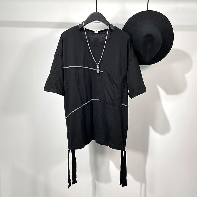 Men's Short Sleeve T-Shirt Summer New Dark Round Collar Fashion Designer Style Personality Splicing Design Loose Undershirt
Men's Short Sleeve T-Shirt Summer New Dark Round Collar Fashion Designer Style Personality Splicing Design Loose Undershirt