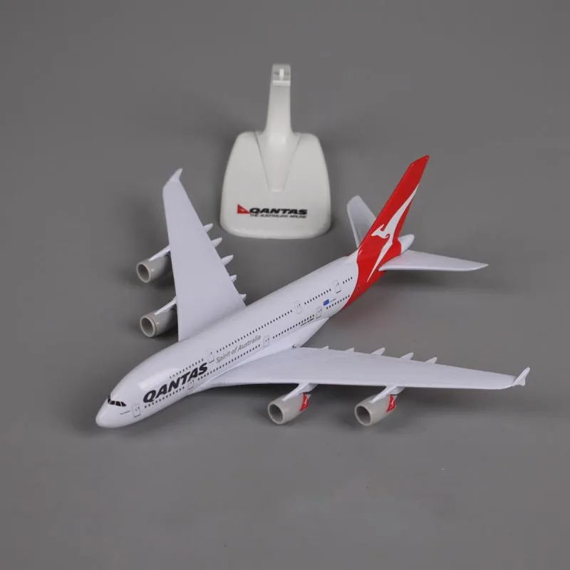 Литье под давлением модель самолета в масштабе 1:400 A380 Qantas 747-400 украшение из сплава Подарочная модель самолета 18 см статический дисплей
Литье под давлением модель самолета в масштабе 1:400 A380 Qantas 747-400 украшение из сплава Подарочная модель самолета 18 см статический дисплей