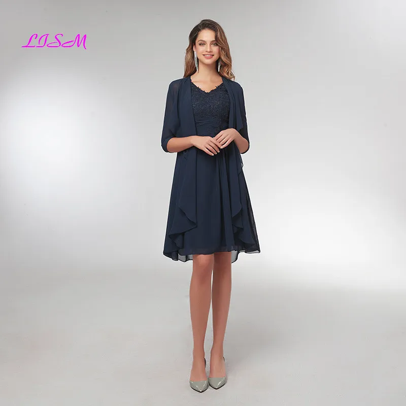 Knee Length Chiffon Beaded Bodice Mother of the Bride Dress with Jacket V Neck Lace Appliques Dinner Dresses for Women
Knee Length Chiffon Beaded Bodice Mother of the Bride Dress with Jacket V Neck Lace Appliques Dinner Dresses for Women