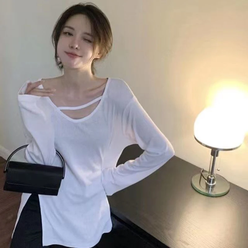 Black White V-neck Long Sleeve Women Basic T Shirt 2022 Hem Split Fork Hollow Out Fashion Sexy Teenagers Oversized Clothing Tops
Black White V-neck Long Sleeve Women Basic T Shirt 2022 Hem Split Fork Hollow Out Fashion Sexy Teenagers Oversized Clothing Tops