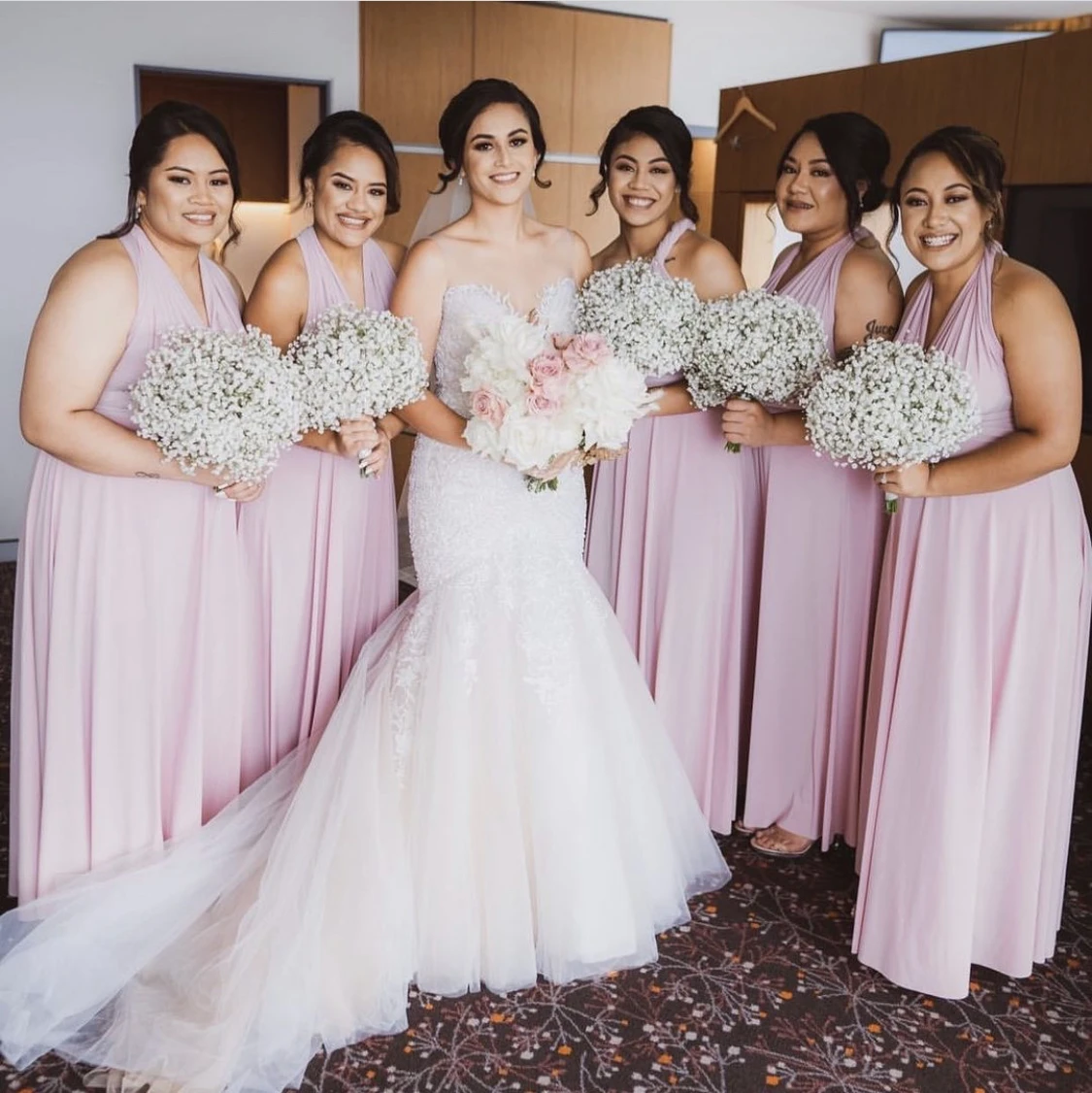 Pink Bridesmaid Dresses A-Line Halter Backless Sleeveless Floor Length Simple Wedding Party Gowns Custom Made New Arrivals
Pink Bridesmaid Dresses A-Line Halter Backless Sleeveless Floor Length Simple Wedding Party Gowns Custom Made New Arrivals