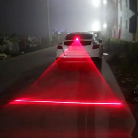 Auto Auto LED fendinebbia Laser veicolo Anti-collisione fanale posteriore freno spia fredda Anti-collisione Car End posteriore coda nebbia