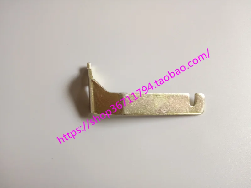 2pcs FOR Brother spare parts Knitting machine head accessories KH230, KH160 head lock
2pcs FOR Brother spare parts Knitting machine head accessories KH230, KH160 head lock