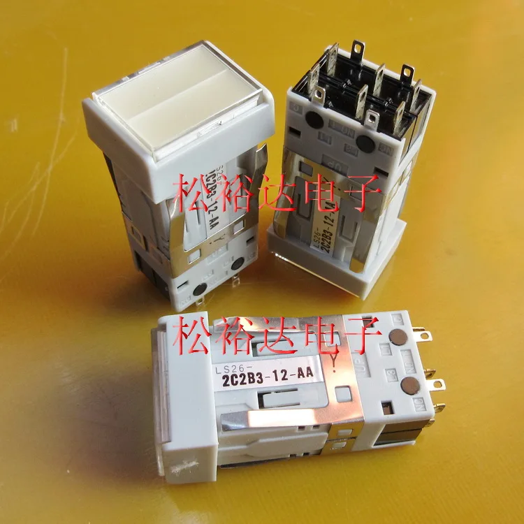 Оригинальный новый 100% LS26-2C2B3-12-AA переключатель прямоугольные ремень ламповая панель 18*24 мм
Оригинальный новый 100% LS26-2C2B3-12-AA переключатель прямоугольные ремень ламповая панель 18*24 мм