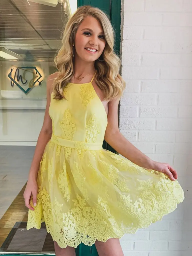 Short Yellow Homecoming Dress for Party A Line Halter Backless Lace Appliques Cute Graduation Dress Cocktail Girls Prom Gowns
Short Yellow Homecoming Dress for Party A Line Halter Backless Lace Appliques Cute Graduation Dress Cocktail Girls Prom Gowns