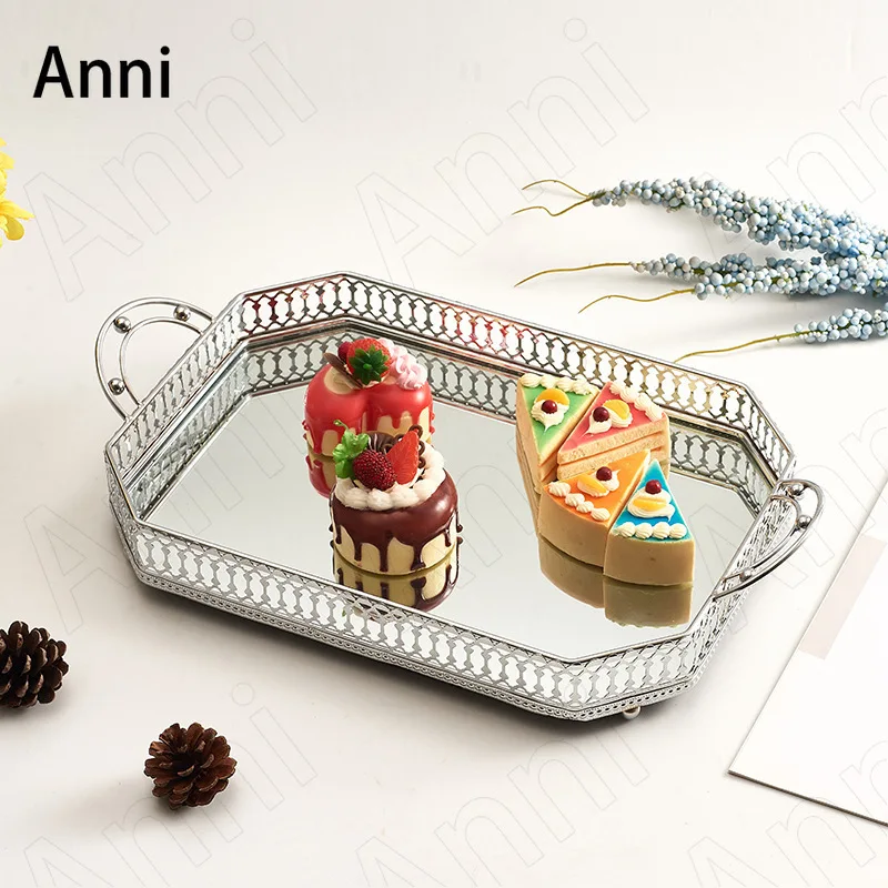 European Modern Crystal Glass Mirror Trays Decorative Metal Hollow Out Fruit Snacks Tray Home Coffee Table Decoration Ornaments
European Modern Crystal Glass Mirror Trays Decorative Metal Hollow Out Fruit Snacks Tray Home Coffee Table Decoration Ornaments