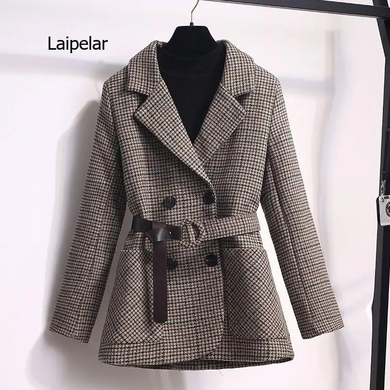 Women's vintage winter jacket thick blazer with bands for women plaid long sleeve 2021 blazer
Women's vintage winter jacket thick blazer with bands for women plaid long sleeve 2021 blazer