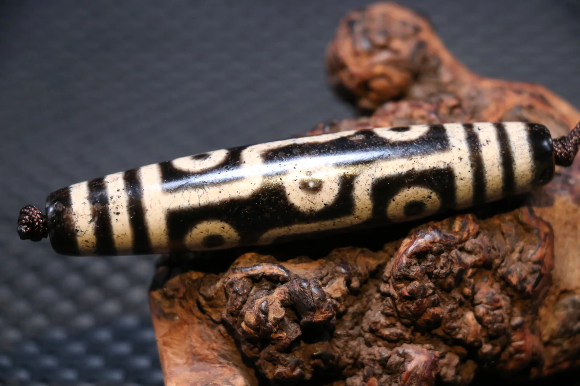 Treasure Magic Power Tibetan Old Agate Cinnabar 9 Eye dZi Bead Amulet Timestown UPD22
Treasure Magic Power Tibetan Old Agate Cinnabar 9 Eye dZi Bead Amulet Timestown UPD22