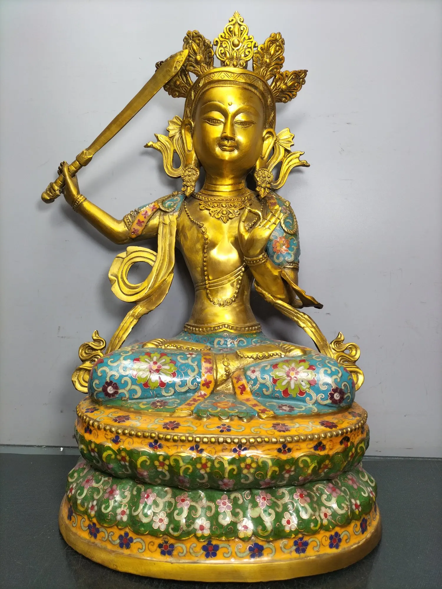18"Tibetan Temple Collection Old Bronze Cloisonne Gilt Enamel Manjushri Bodhisattva Sitting Buddha Worship Hall Town house
18"Tibetan Temple Collection Old Bronze Cloisonne Gilt Enamel Manjushri Bodhisattva Sitting Buddha Worship Hall Town house