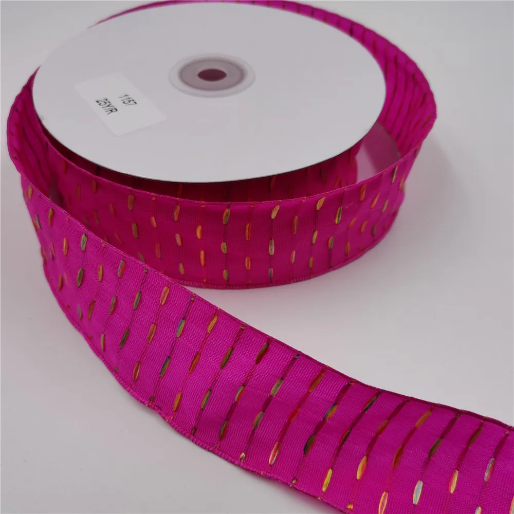 38MM 25yards Wired Edge Rose Pink Ribbon With Golden Stitches for Festival Christmas Decoration NewYear Gift Wrapping N1157
38MM 25yards Wired Edge Rose Pink Ribbon With Golden Stitches for Festival Christmas Decoration NewYear Gift Wrapping N1157