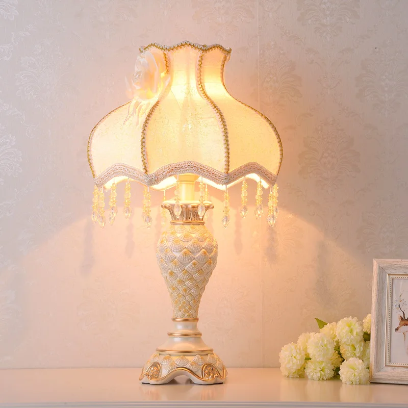 Bedroom table lamp European style retro romantic dimmable remote control warm wedding home living room decoration bedside lamp
Bedroom table lamp European style retro romantic dimmable remote control warm wedding home living room decoration bedside lamp