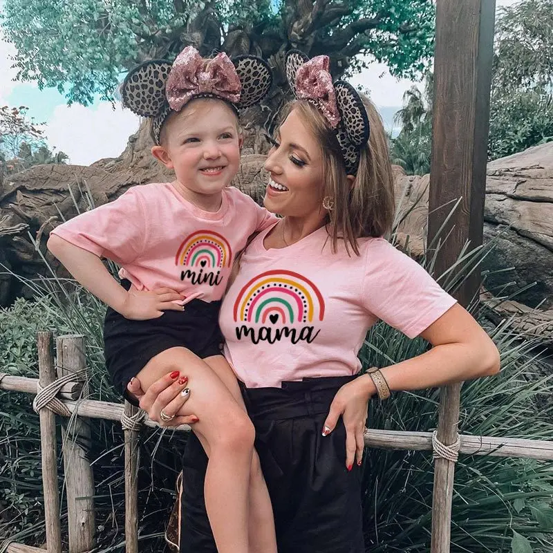 Summer Family Matching T Shirt Short Sleeve Mother and Daughter Clothes Pink T-shirt Cartoon Rainbow Letters Women Girls Tops
Summer Family Matching T Shirt Short Sleeve Mother and Daughter Clothes Pink T-shirt Cartoon Rainbow Letters Women Girls Tops