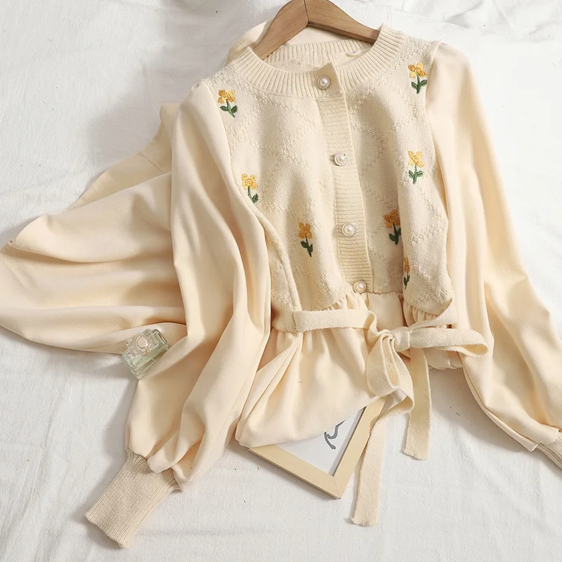 Elegant Knitted Patchwork Dress Women O-neck Long Sleeve Autumn Winter Vintage A-line Embroidered Floral Corduroy Midi Dress
Elegant Knitted Patchwork Dress Women O-neck Long Sleeve Autumn Winter Vintage A-line Embroidered Floral Corduroy Midi Dress