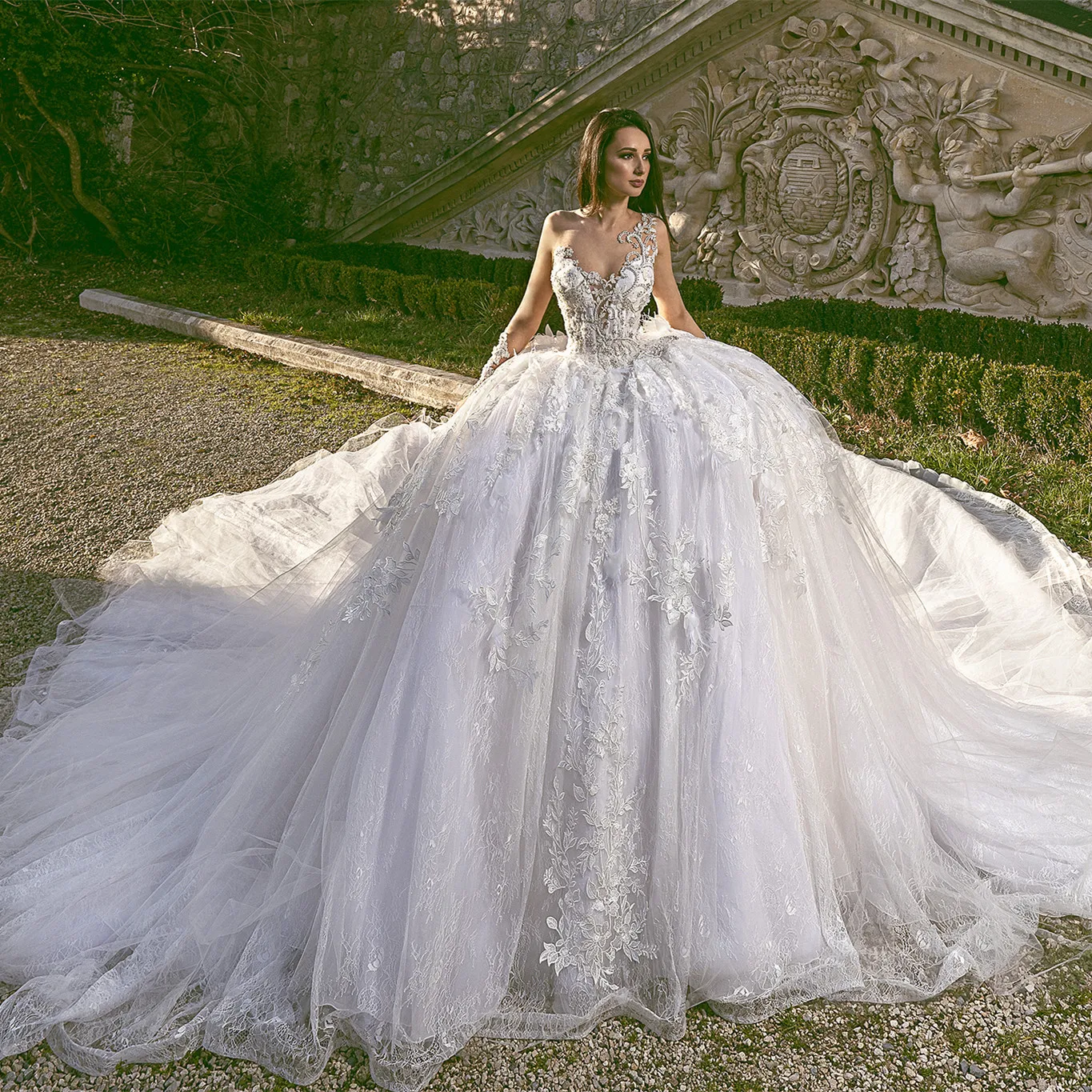 Luxury Wedding Dress Sexy Bling Bling Beaded Lace Applique Ball Gown Weddig Dresses Custom Made Long Sleeves Bridal Gowns
Luxury Wedding Dress Sexy Bling Bling Beaded Lace Applique Ball Gown Weddig Dresses Custom Made Long Sleeves Bridal Gowns