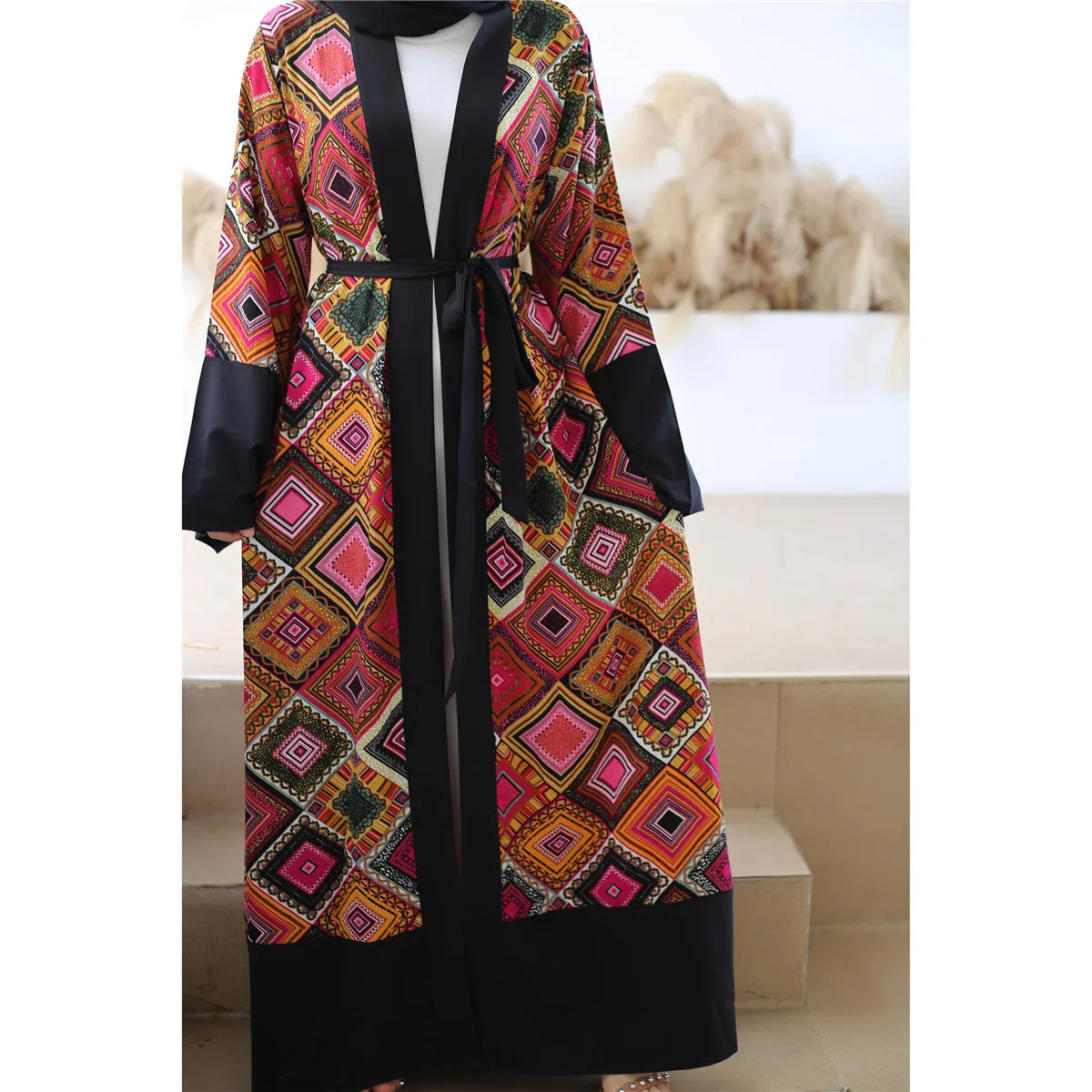 Abaya Dubai Hot sale new fashion robe printed retro contrast cardigan Muslim dress cardigan
Abaya Dubai Hot sale new fashion robe printed retro contrast cardigan Muslim dress cardigan