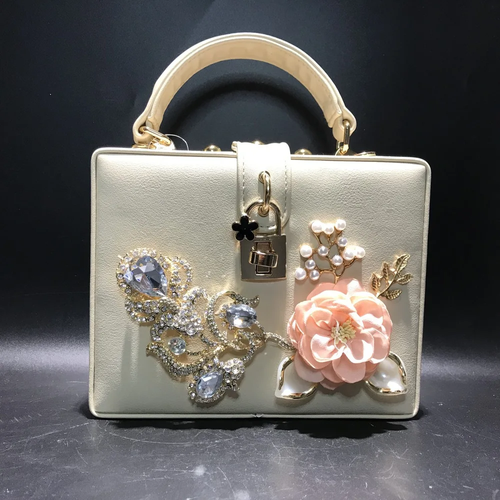 Fashion 3D Flower Rhinestone Women Top-Handle Purses Luxury Lady Wedding Bridal Phone Clutches Designer Female Shoulder Handbag
Fashion 3D Flower Rhinestone Women Top-Handle Purses Luxury Lady Wedding Bridal Phone Clutches Designer Female Shoulder Handbag