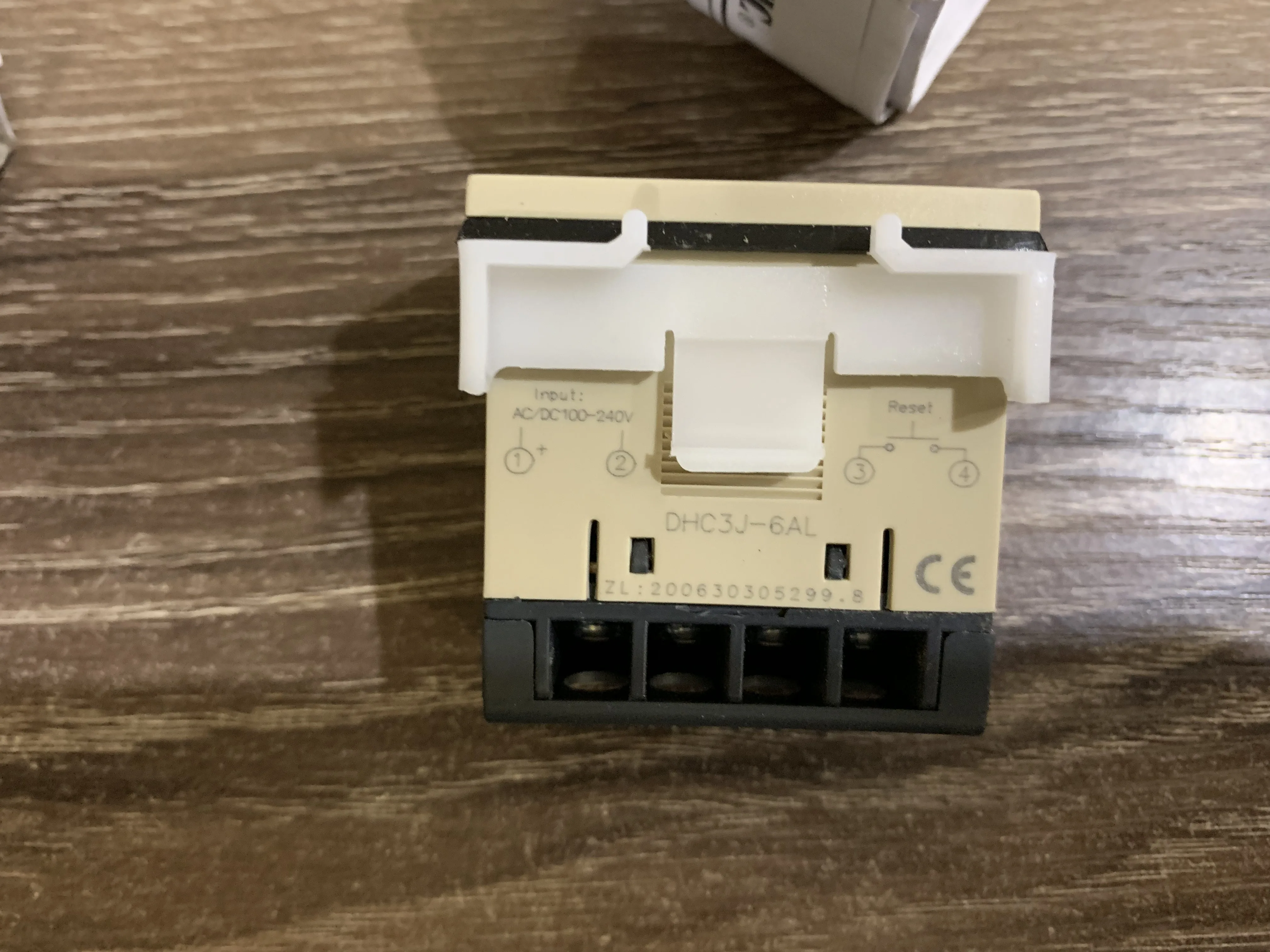 Оригинальный счетчик DHC3J-6AL DHC, классический счетчик-реле для сбора сигналов переменного/постоянного тока 100-240В и учета времени
Оригинальный счетчик DHC3J-6AL DHC, классический счетчик-реле для сбора сигналов переменного/постоянного тока 100-240В и учета времени