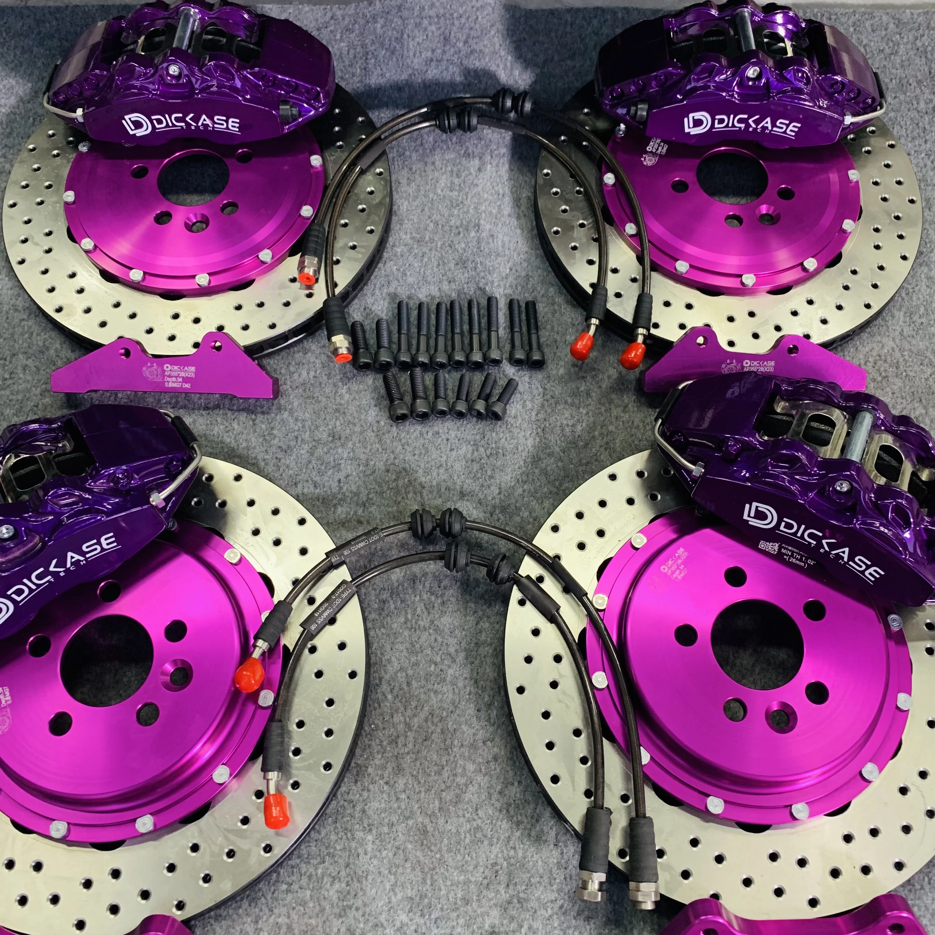 Dicase 4 Pot Brake Caliper Driled And Slotted Style Rotor Floating Brake Disc 365*34MM Front Wheel 19 Inches For Nissan 370Z
Dicase 4 Pot Brake Caliper Driled And Slotted Style Rotor Floating Brake Disc 365*34MM Front Wheel 19 Inches For Nissan 370Z
