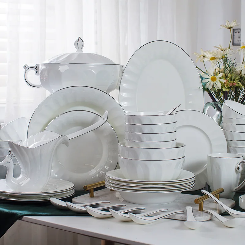 Guci Jingdezhen Nordic simple ceramic tableware set, bowl and plate combination depicting white Phnom Penh household gift dishes
Guci Jingdezhen Nordic simple ceramic tableware set, bowl and plate combination depicting white Phnom Penh household gift dishes