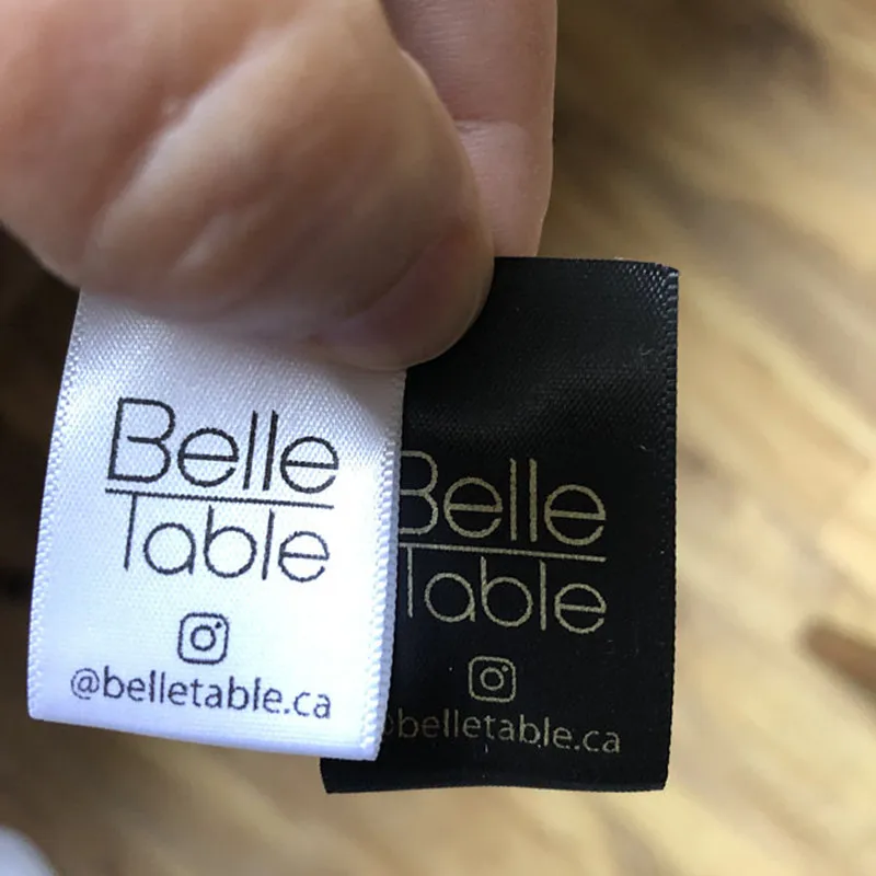 300pcs High Quality Satin ribbon clothes labels printed logo Customize sewing Garment care label Folded washable clothing tags
300pcs High Quality Satin ribbon clothes labels printed logo Customize sewing Garment care label Folded washable clothing tags