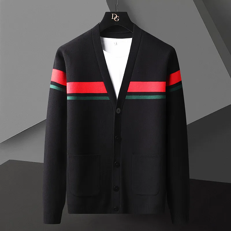 Top new designer brand luxury fashion Korean men's knitted cardigan sweater casual jacket jacket men's 2021
Top new designer brand luxury fashion Korean men's knitted cardigan sweater casual jacket jacket men's 2021