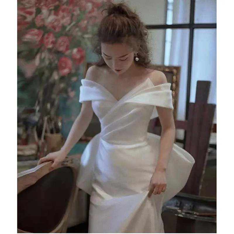Simple Light Wedding Dress 2024 New Satin Mermaid Wedding Dress Shoulder Sweartheart Neckline Butterfly Lace Back Customized
Simple Light Wedding Dress 2024 New Satin Mermaid Wedding Dress Shoulder Sweartheart Neckline Butterfly Lace Back Customized