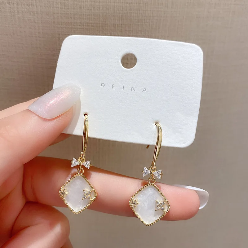 Hanging Woman Earrings jewelry demon slayer Hoop Unusual vintage Stud korean fashion
Hanging Woman Earrings jewelry demon slayer Hoop Unusual vintage Stud korean fashion
