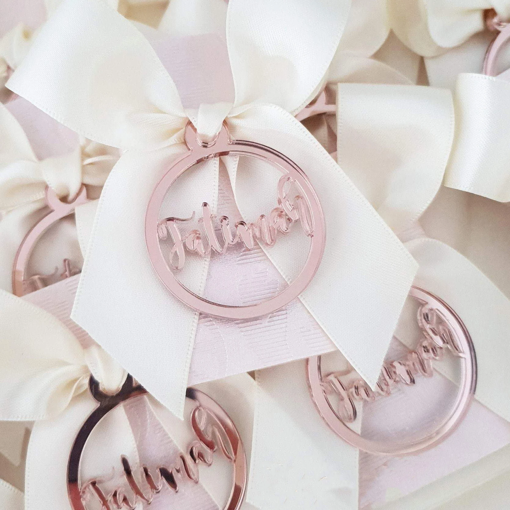 50 Pcs Personalized Laser Cut Baby Name Rose Gold Mirror Round Decor For Baptism Christening Customized Circle Tags Bags Favors
50 Pcs Personalized Laser Cut Baby Name Rose Gold Mirror Round Decor For Baptism Christening Customized Circle Tags Bags Favors