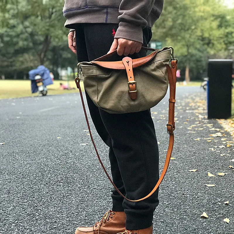 American Retro Canvas with Cowhide Handbag Japanese All-match Men's Shoulder Messenger Bag
American Retro Canvas with Cowhide Handbag Japanese All-match Men's Shoulder Messenger Bag
