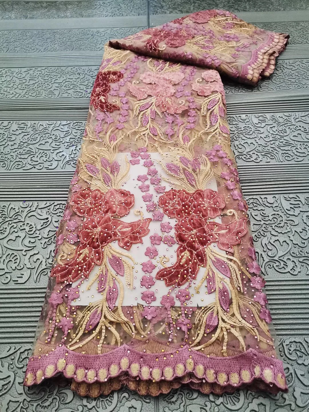 Fashionable Velvet lace with stones Soft modern African traditional inspired fabric occasions sewing wear French Lace LJL20105
Fashionable Velvet lace with stones Soft modern African traditional inspired fabric occasions sewing wear French Lace LJL20105