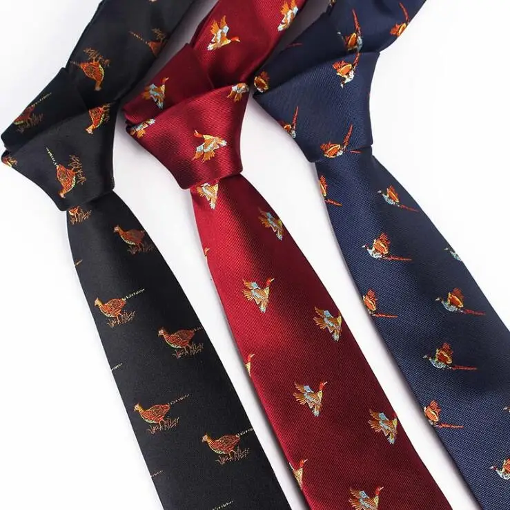 GUSLESON Fashion Red Black Slim 7cm Cotton Cartoon Tie For Men Skinny Neck Tie for Wedding Casual Business Party Formal Gift
GUSLESON Fashion Red Black Slim 7cm Cotton Cartoon Tie For Men Skinny Neck Tie for Wedding Casual Business Party Formal Gift