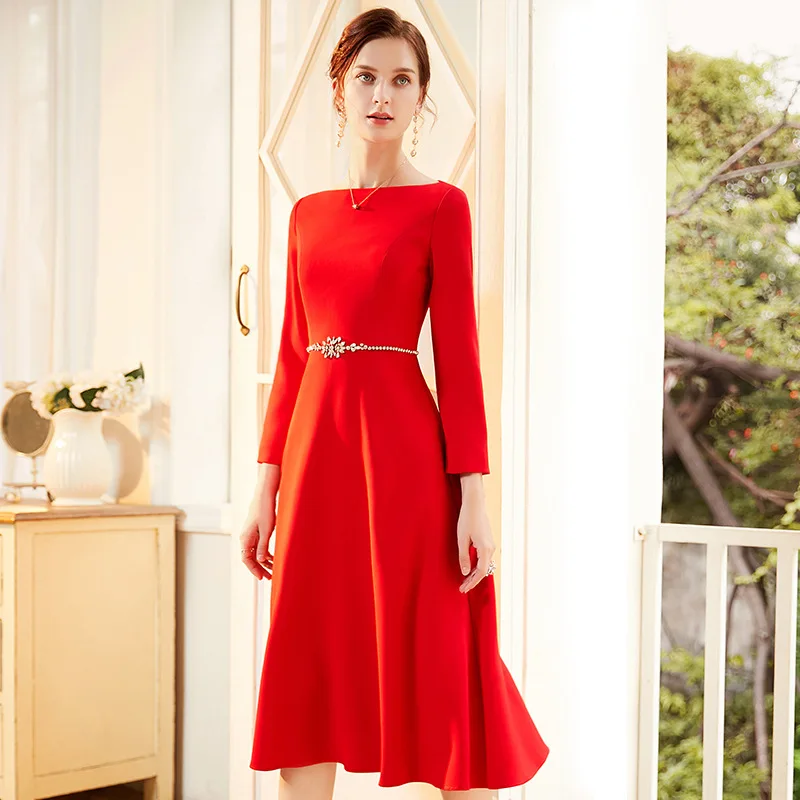 Women dress 2020 red and black spring new fashion long sleeve slash neck Dress solid office lady medium long A-line dress
Women dress 2020 red and black spring new fashion long sleeve slash neck Dress solid office lady medium long A-line dress